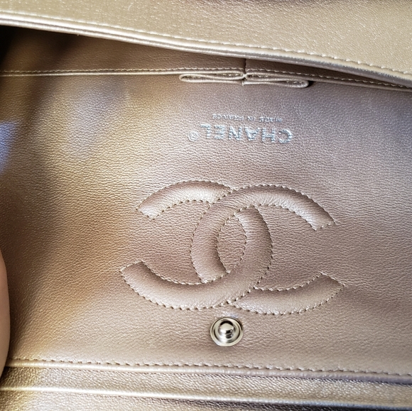 Chanel classic dark gold medium bag - Picture 3 of 16